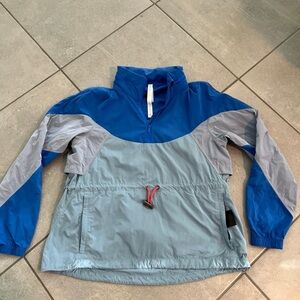 Lululemon Evergreen Anorak
Wild Bluebell / Cascade Blue / Lavender Dusk 
Size 8